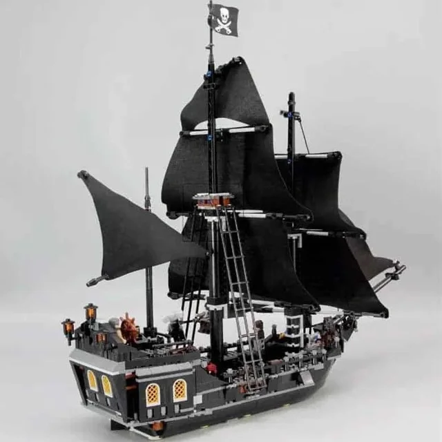 لگو ساختنی کشتی دزدان دریایی pirates of the gramarye کد 18016 تعداد قطعات 804