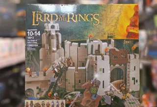 لگو ساختنی ارباب حلقه ها the battle of helm's deepکد 16013 تعداد قطعات 1368