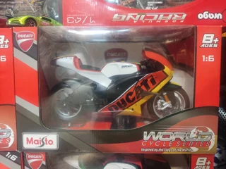 ماکت موتور  DUCATI  MAISTO مقیاس 1:6 رنگ زرد