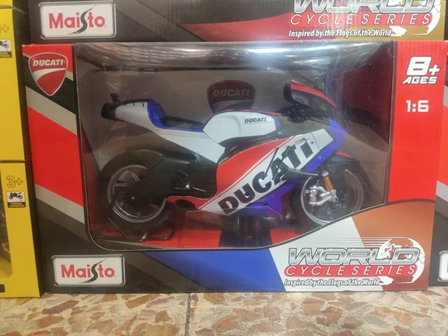 ماکت موتور  DUCATI  MAISTO مقیاس 1:6 رنگ آبی